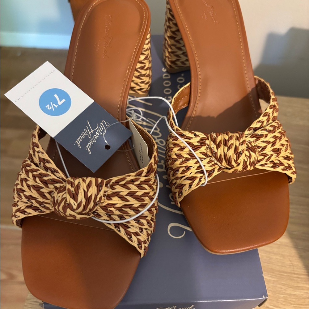 NWT Universal Thread Brown and Cream Woven Knot Block Heel Slides